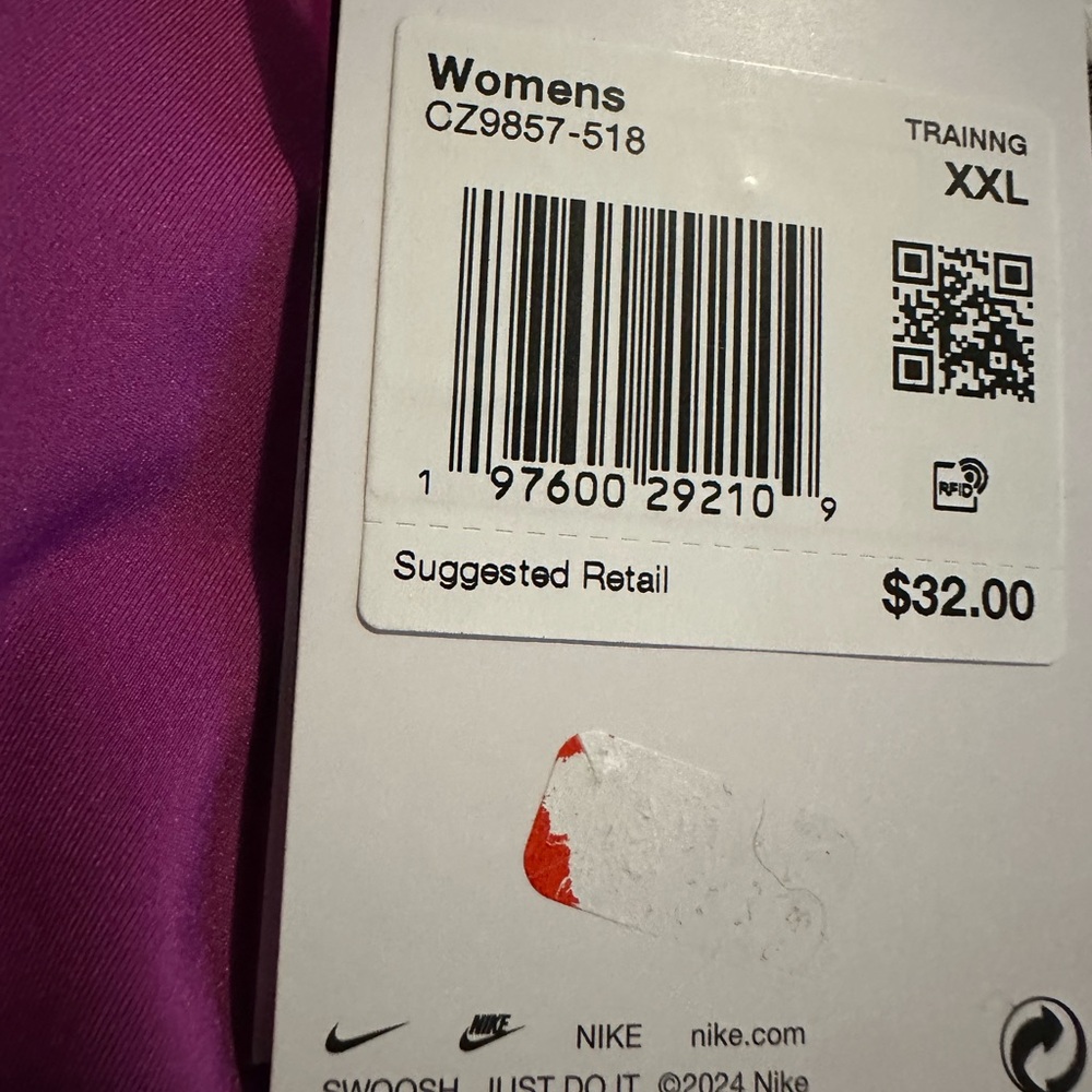 Nike Women's 3” Pro Shorts New With Tags - Picture 4 of 6